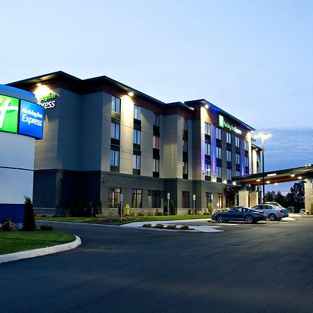 Holiday Inn Express Pembroke By Ihg Экстерьер фото