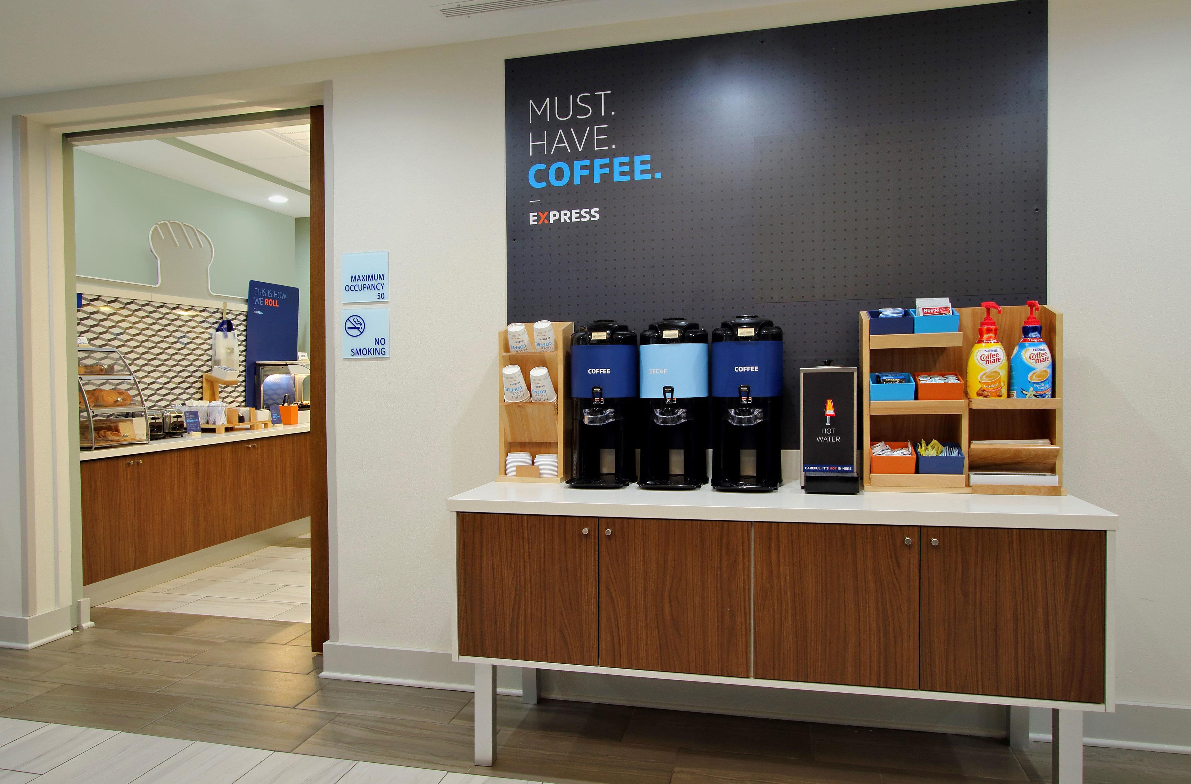 Holiday Inn Express Pembroke By Ihg Экстерьер фото