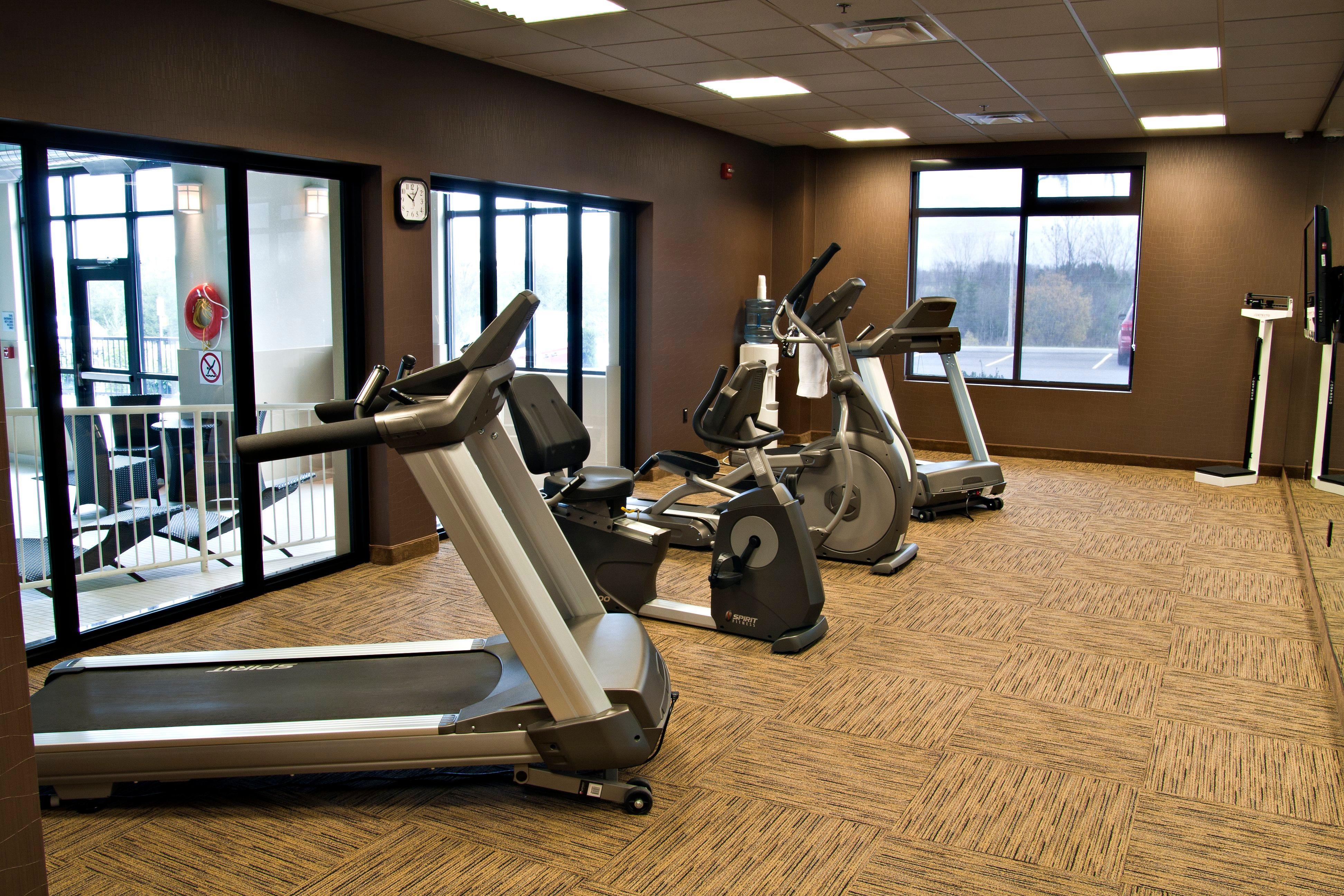 Holiday Inn Express Pembroke By Ihg Экстерьер фото