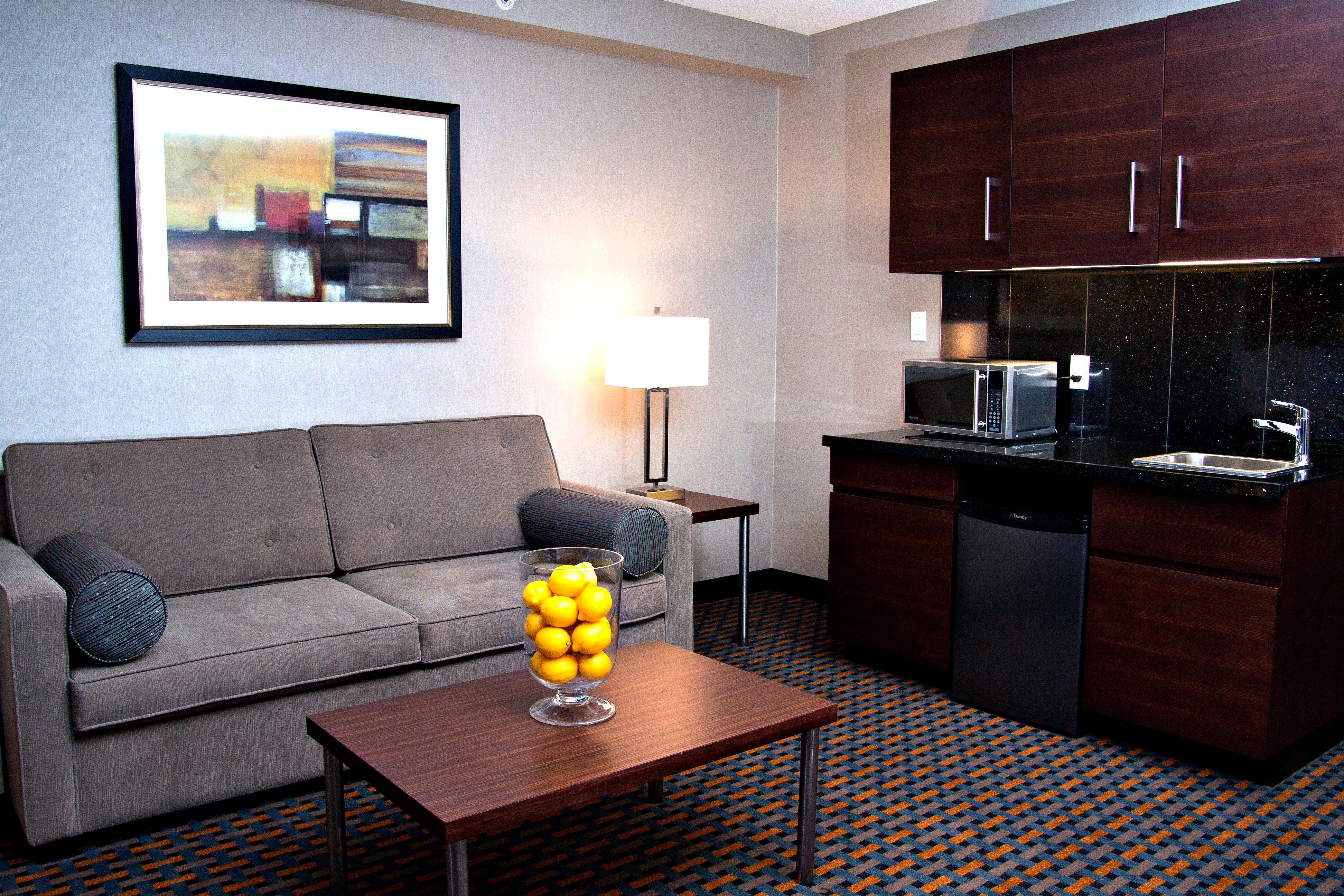 Holiday Inn Express Pembroke By Ihg Экстерьер фото