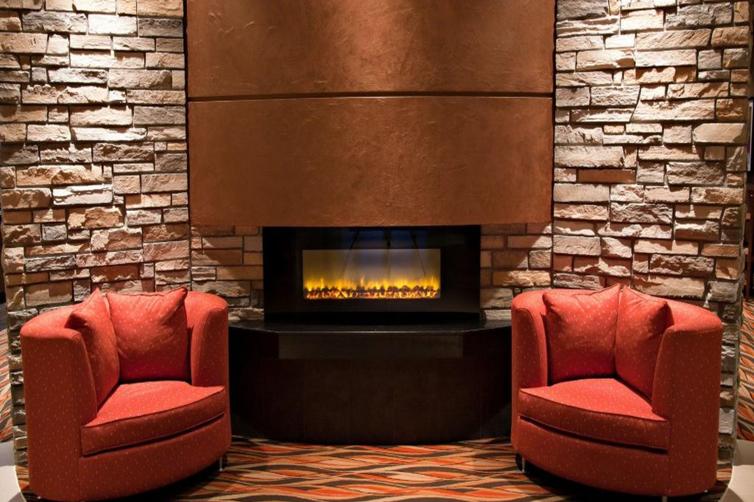 Holiday Inn Express Pembroke By Ihg Экстерьер фото