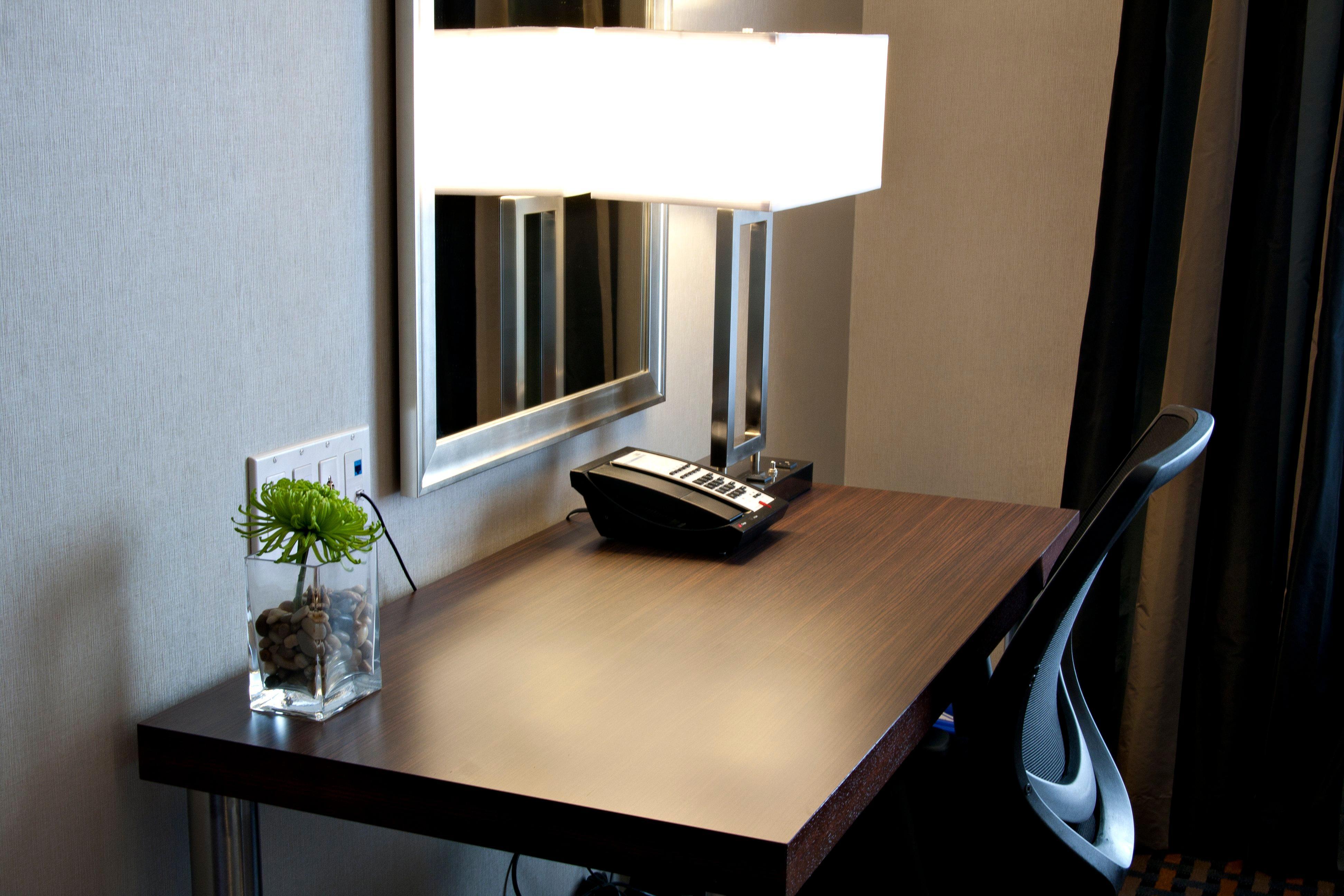 Holiday Inn Express Pembroke By Ihg Экстерьер фото