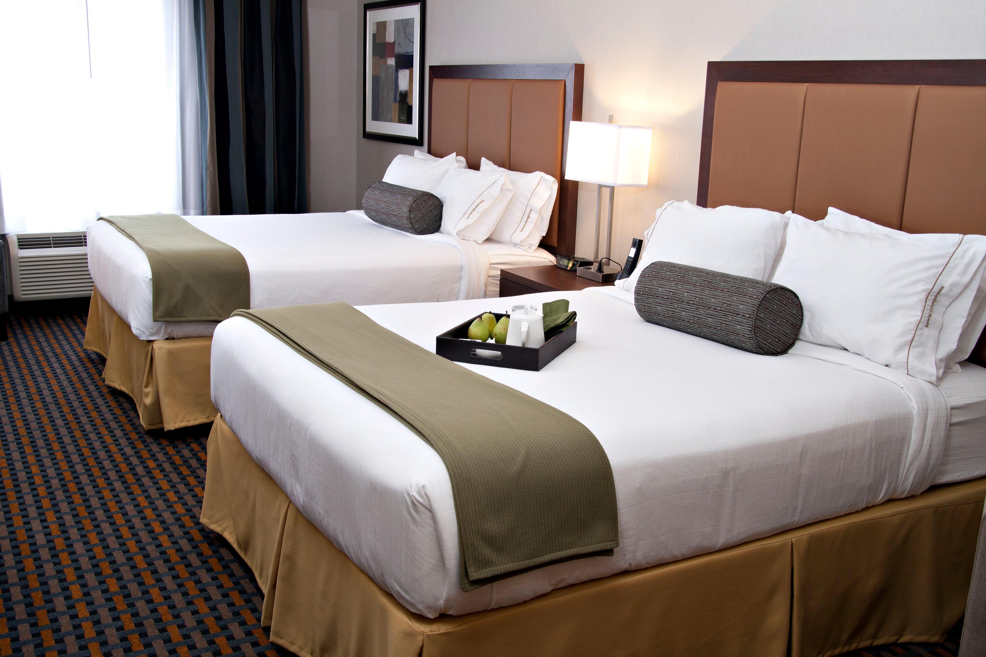 Holiday Inn Express Pembroke By Ihg Экстерьер фото